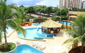 1403 AP 2 Quartos Shopping, banheira de hidromassagem no banheiro, COOLER liberado no parque aquático, internet no ap, proximo ao shopping singapura